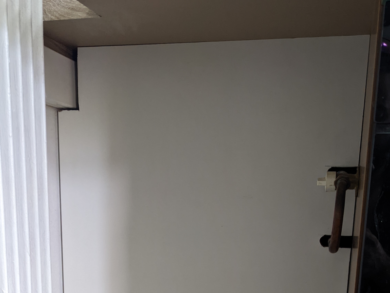 coffrage des tuyaux de eau et gaz